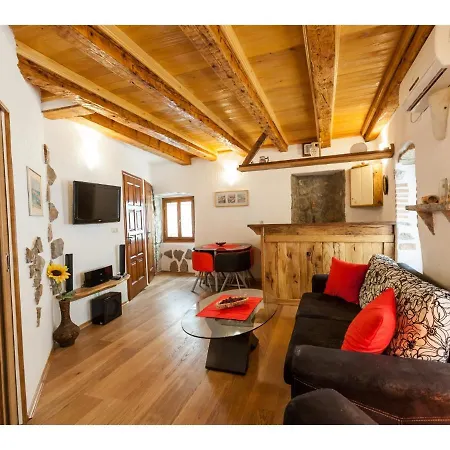 Apartment With Wifi Vrbnik, Krk - 15721 Vrbnik