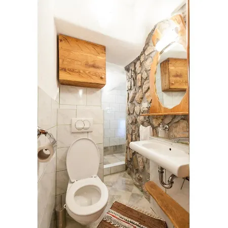 Apartment With Wifi Vrbnik, Krk - 15721 Vrbnik